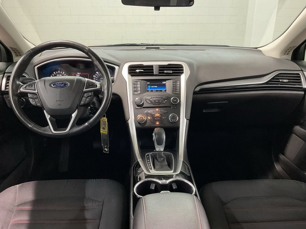 Used 2015 Ford Fusion SE w/ Equipment Group 201A FWD image 6
