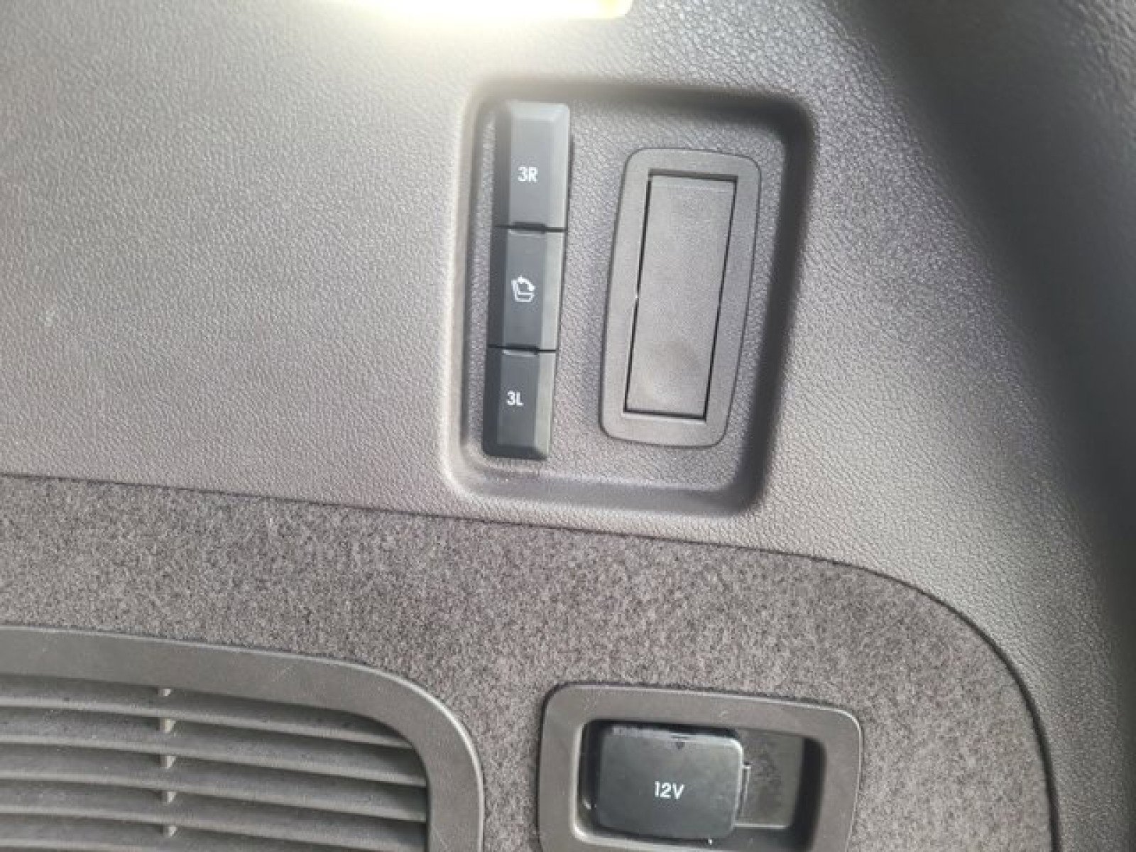 Used 2021 Lincoln Aviator AWD w/ Class IV Trailer Tow Package image 37