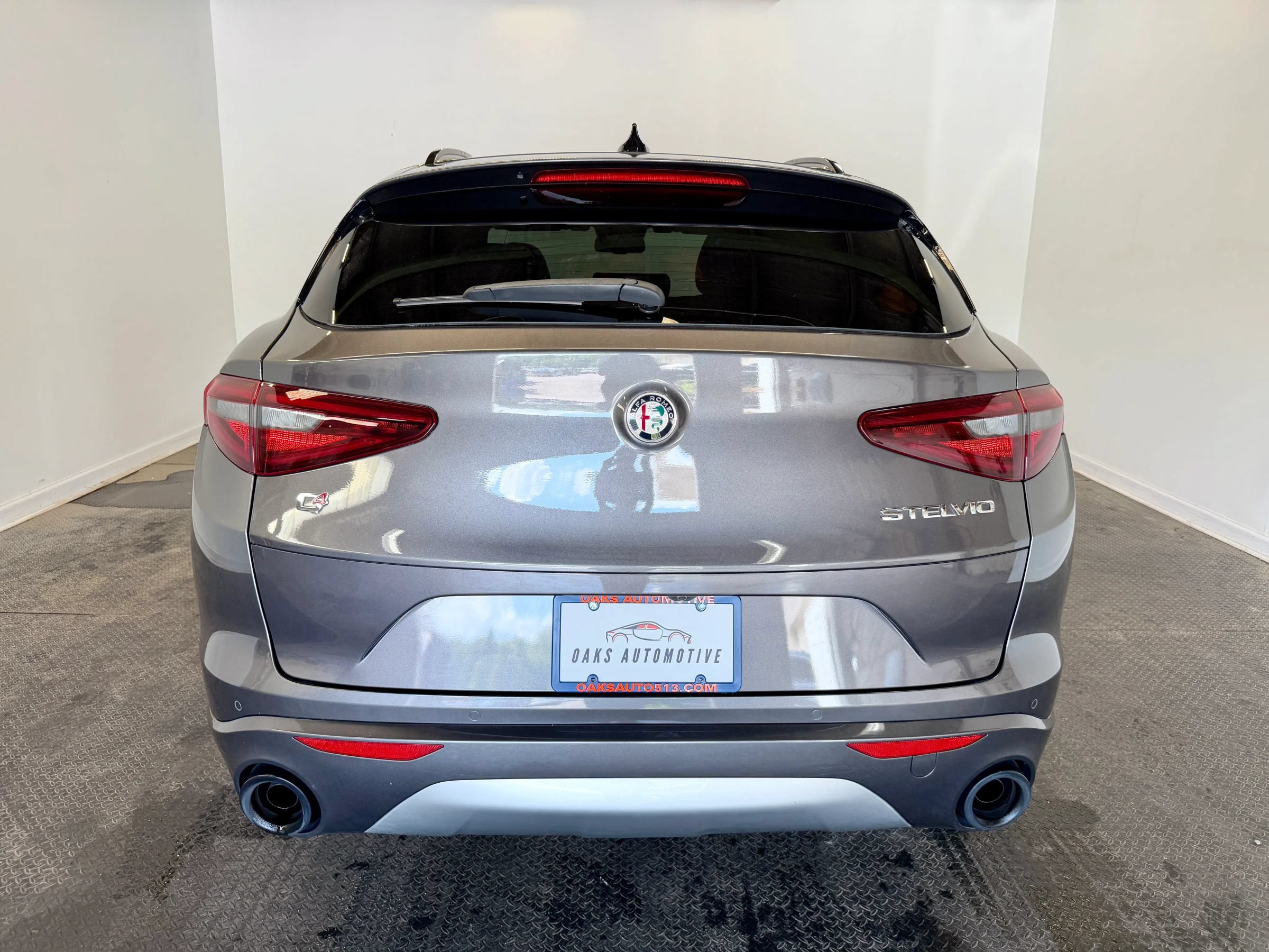 Used 2022 Alfa Romeo Stelvio Ti AWD/4WD image 5