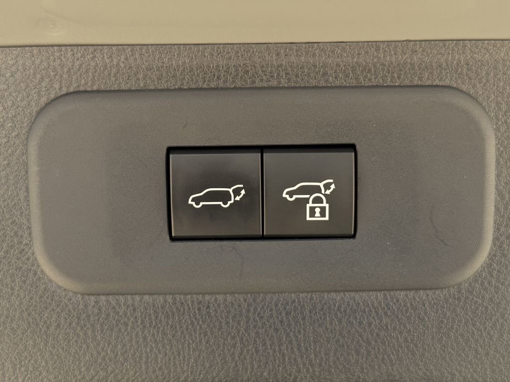 Used 2025 Lexus TX 500h AWD w/ Technology Package image 33