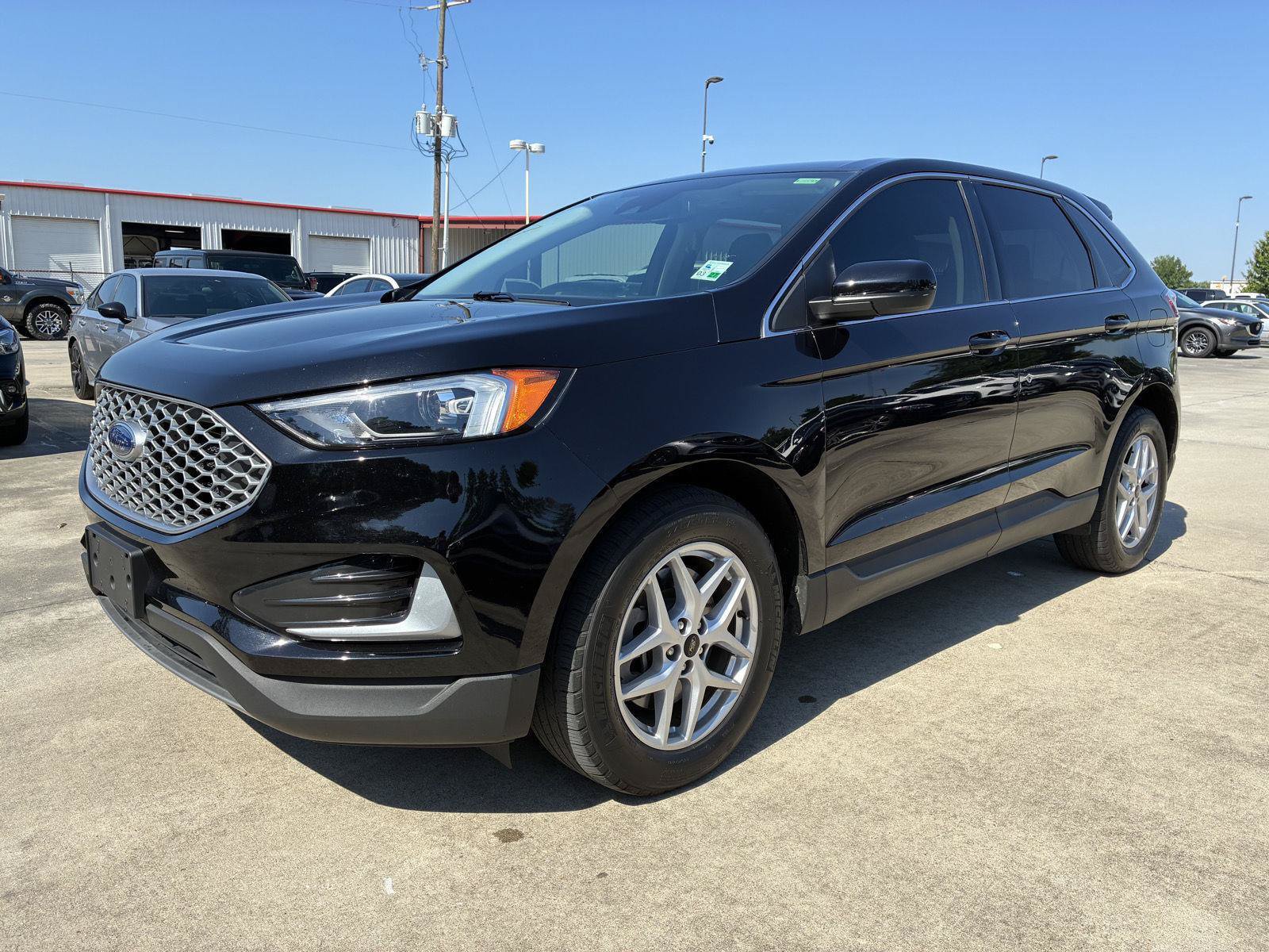 Used 2023 Ford Edge SEL AWD/4WD image 3