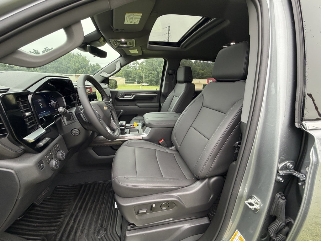 New 2026 Chevrolet Silverado 1500 LTZ w/ LTZ Premium Package AWD/4WD image 18