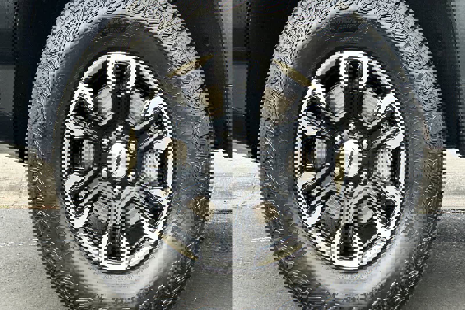 Used 2023 Chevrolet Silverado 1500 ZR2 w/ Technology Package image 26