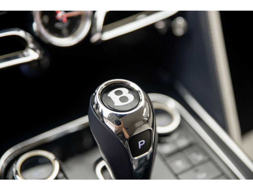 Certified 2023 Bentley Flying Spur V8 AWD/4WD image 30