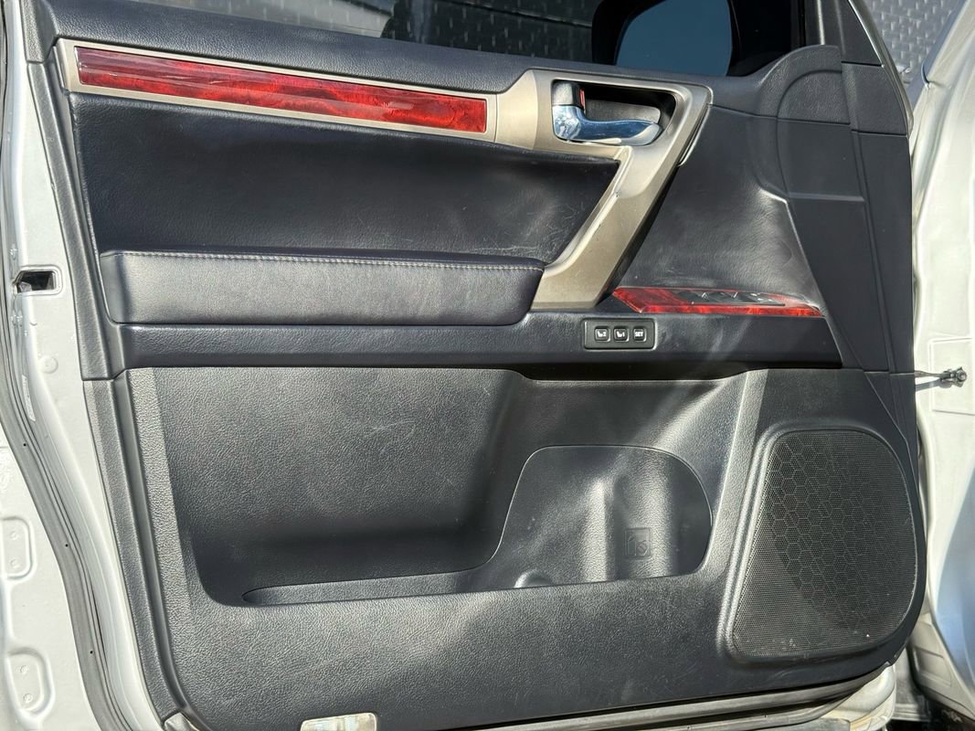 Used 2011 Lexus GX 460 image 26