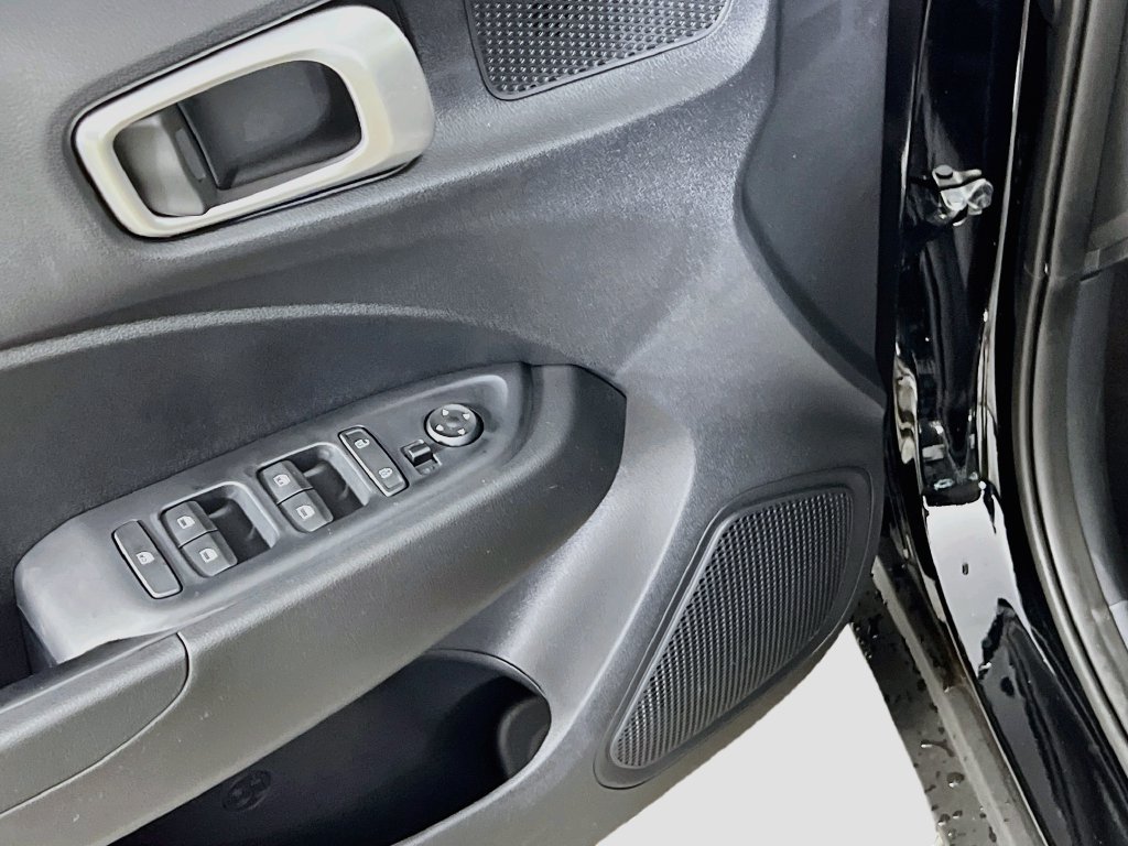 New 2026 Hyundai Venue SE FWD image 15