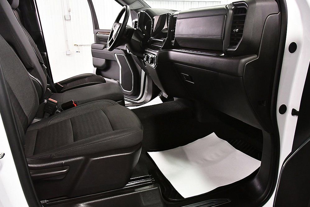 Used 2024 Chevrolet Silverado 2500 LT image 30