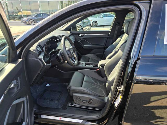Certified 2025 Audi Q3 2.0T Premium w/ Black Optic Sport Package image 22