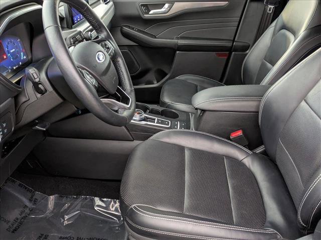 Used 2021 Ford Escape Titanium w/ Class II Trailer Tow Package image 17