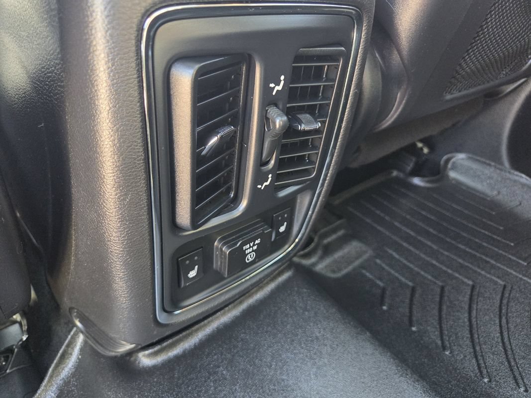 Used 2013 Jeep Grand Cherokee Overland AWD/4WD image 10