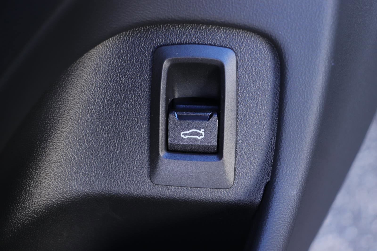 Used 2025 BMW 530i w/ Executive Package image 26