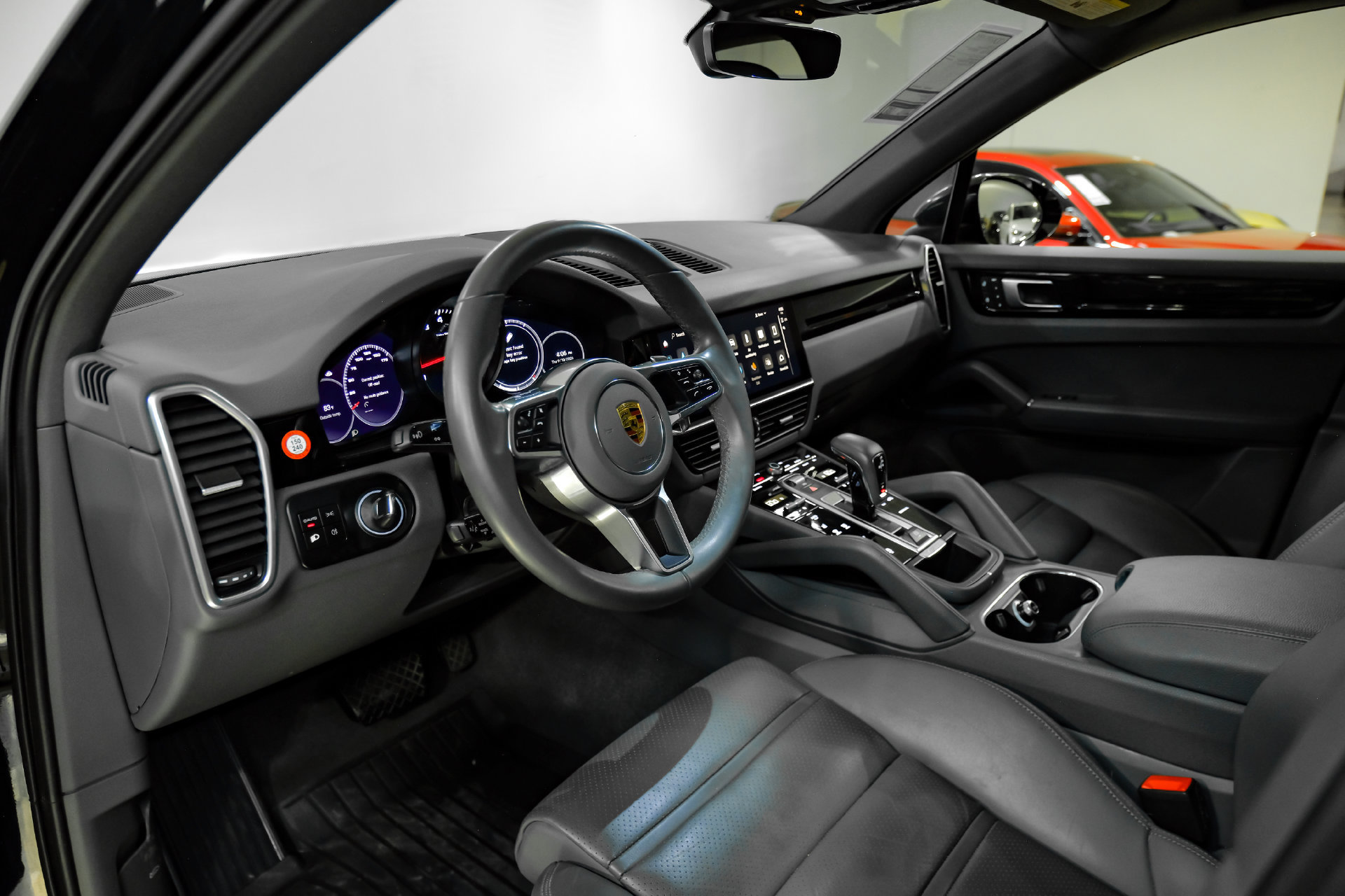 Used 2023 Porsche Cayenne AWD/4WD image 3