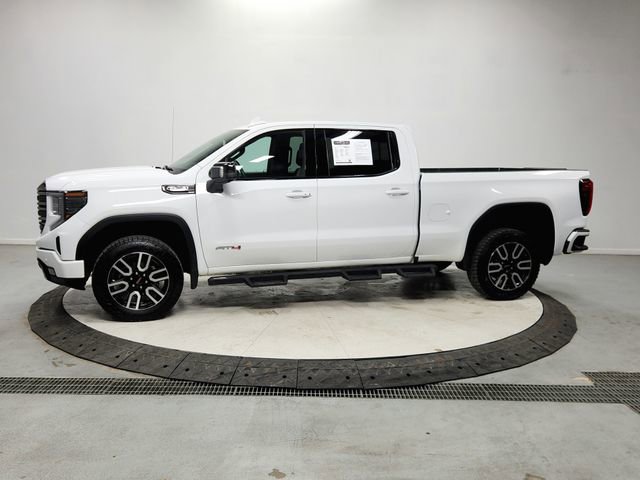 Used 2023 GMC Sierra 1500 AT4 w/ AT4 Preferred Package AWD/4WD image 4