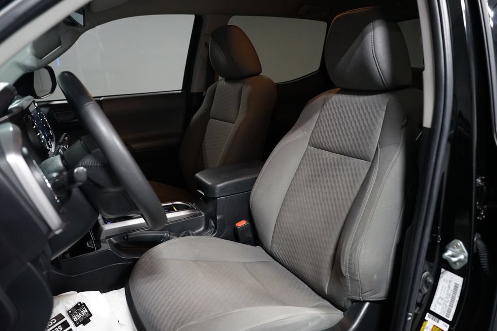 Certified 2023 Toyota Tacoma SR5 AWD/4WD image 28