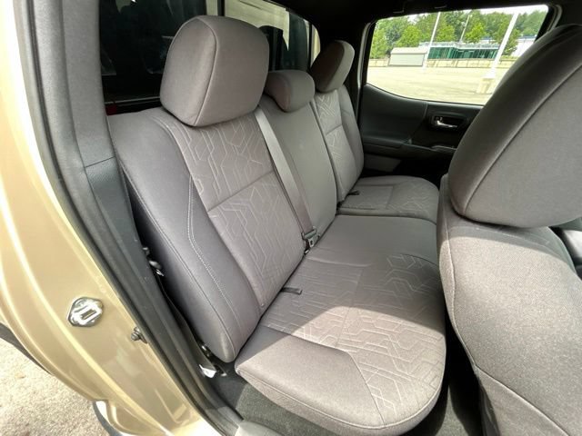 Used 2018 Toyota Tacoma TRD Off-Road w/ Technology Package AWD/4WD image 37