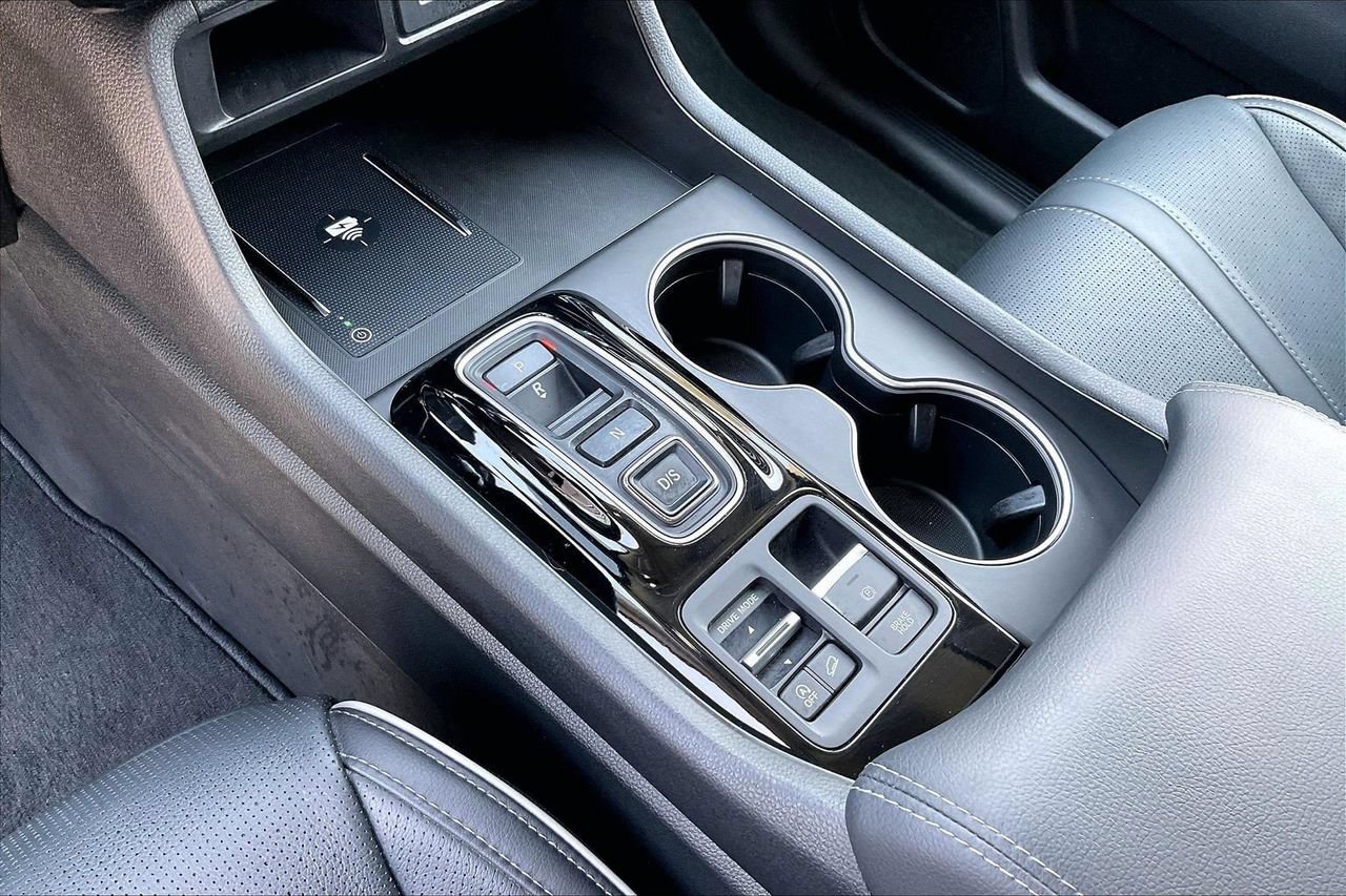 Used 2025 Honda Pilot Elite image 34