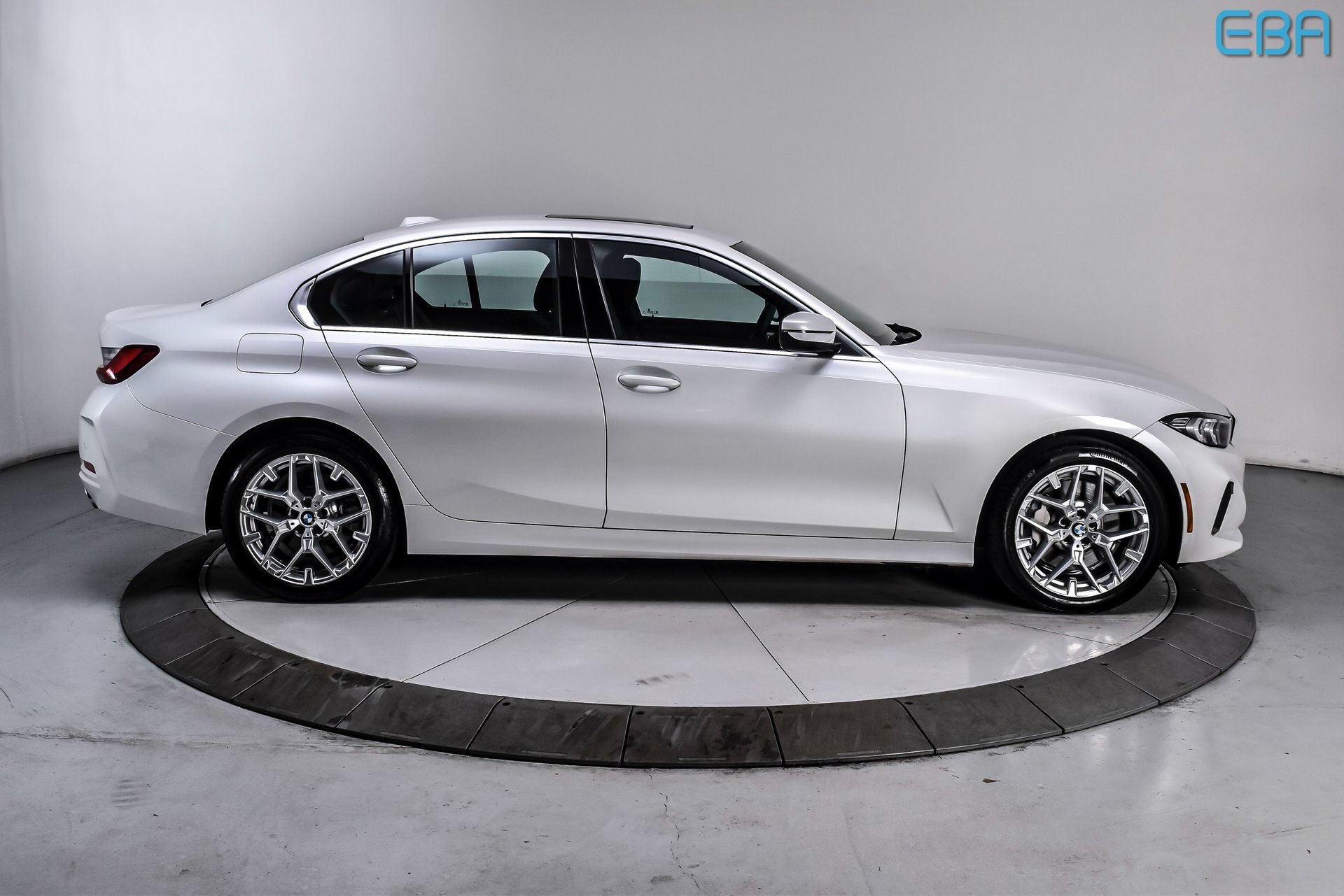 Used 2025 BMW 330i xDrive Sedan w/ Convenience Package AWD/4WD image 7