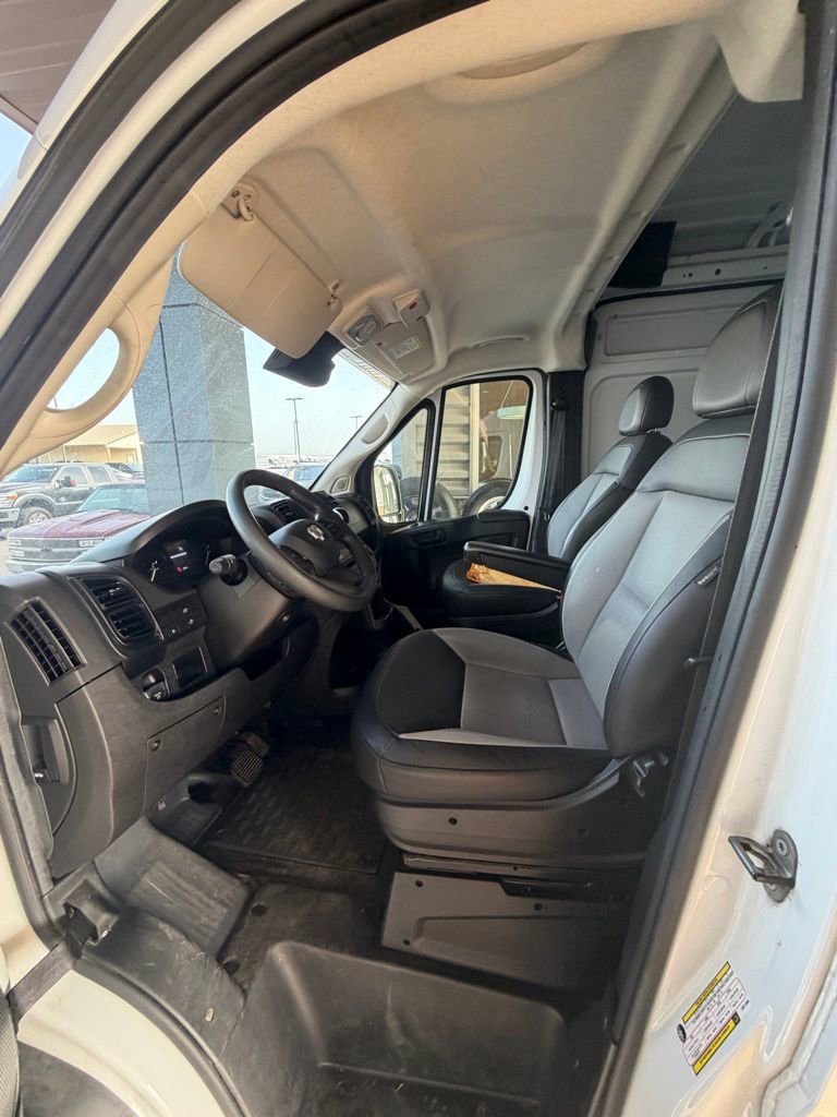 Used 2025 RAM ProMaster 2500 w/ Convenience Group FWD image 9