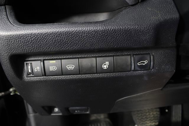 Used 2023 Toyota RAV4 XLE Premium image 8