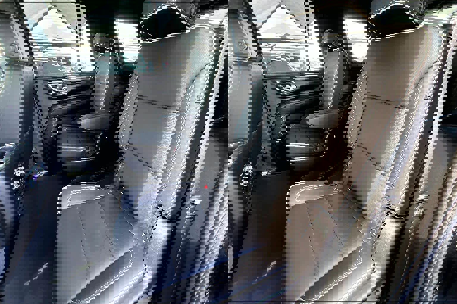 Used 2022 GMC Yukon SLT w/ SLT Premium Package image 21