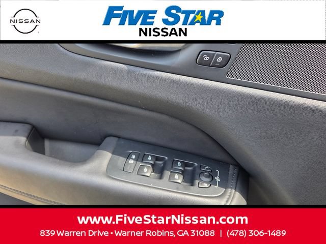 Used 2024 Volvo XC60 B5 Plus w/ Protection Package Premier AWD/4WD image 31