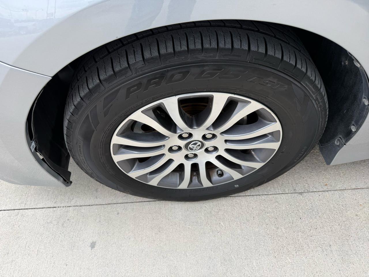 Used 2018 Toyota Sienna XLE w/ Entertainment Package FWD image 10
