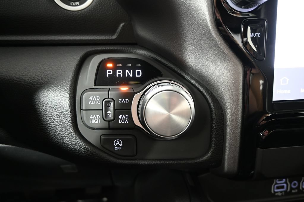 Used 2026 RAM 1500 Laramie AWD/4WD image 32