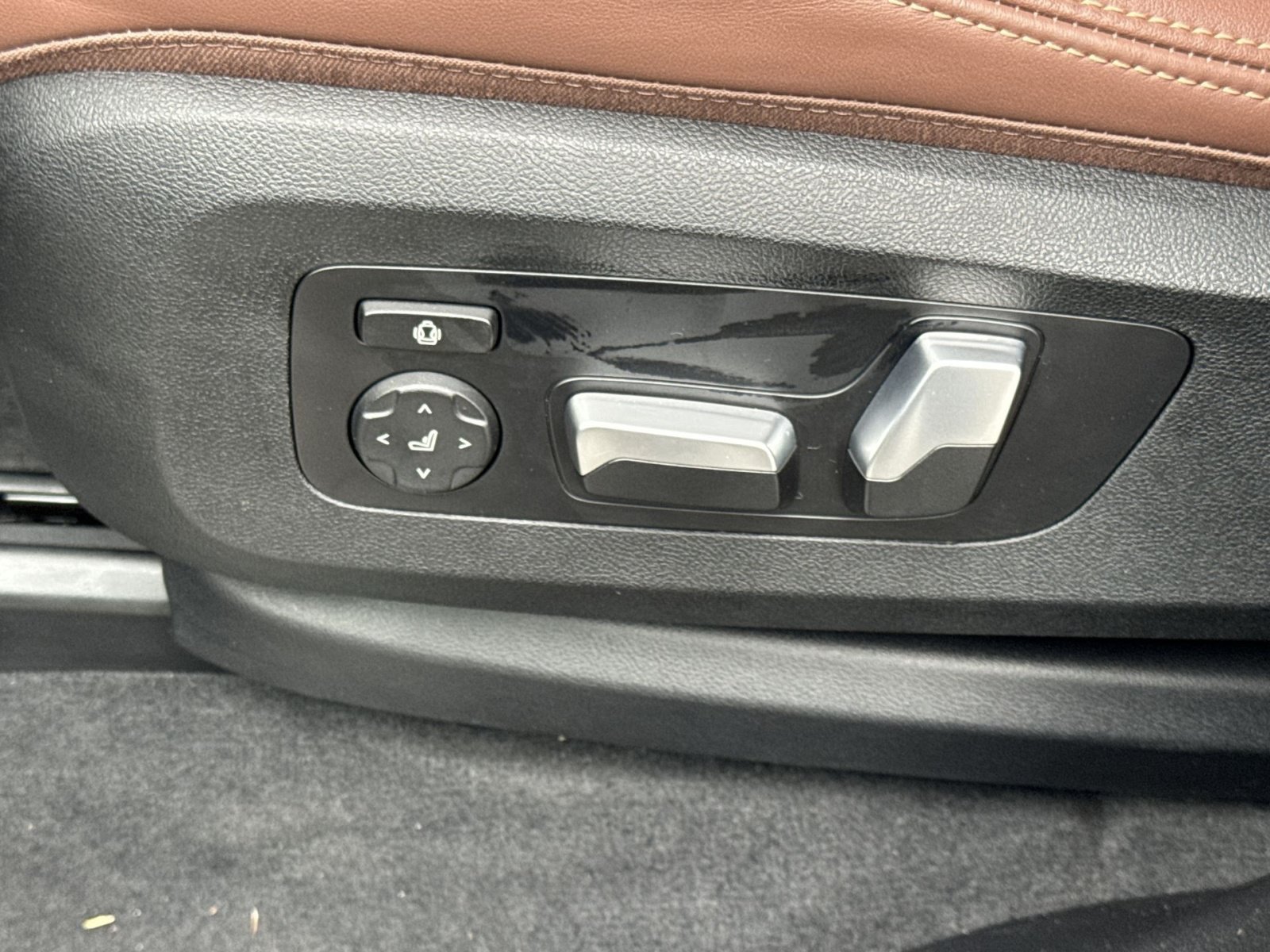 Used 2024 BMW X5 xDrive40i AWD/4WD image 14