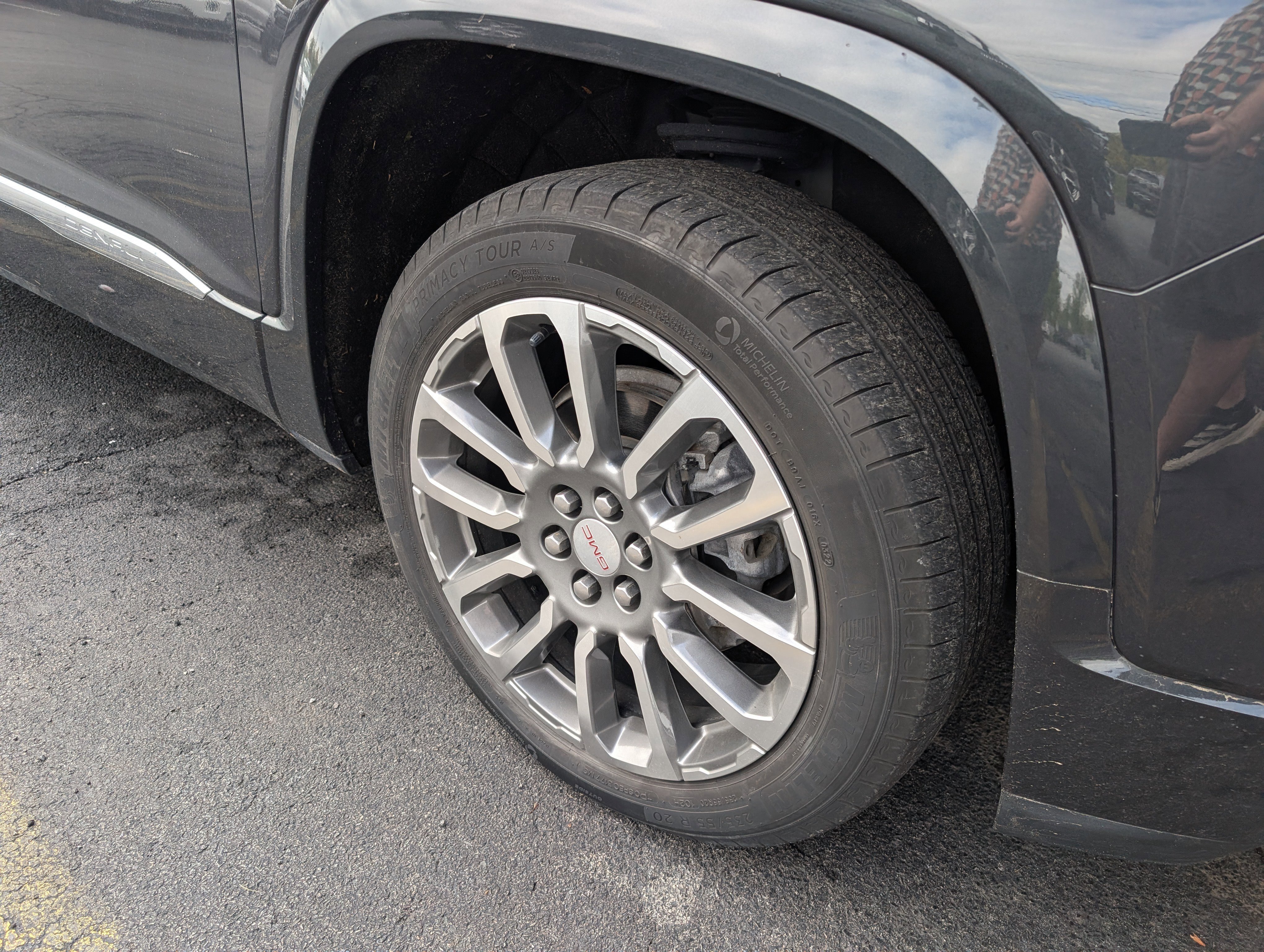 Used 2022 GMC Acadia Denali w/ Denali Ultimate Package image 9