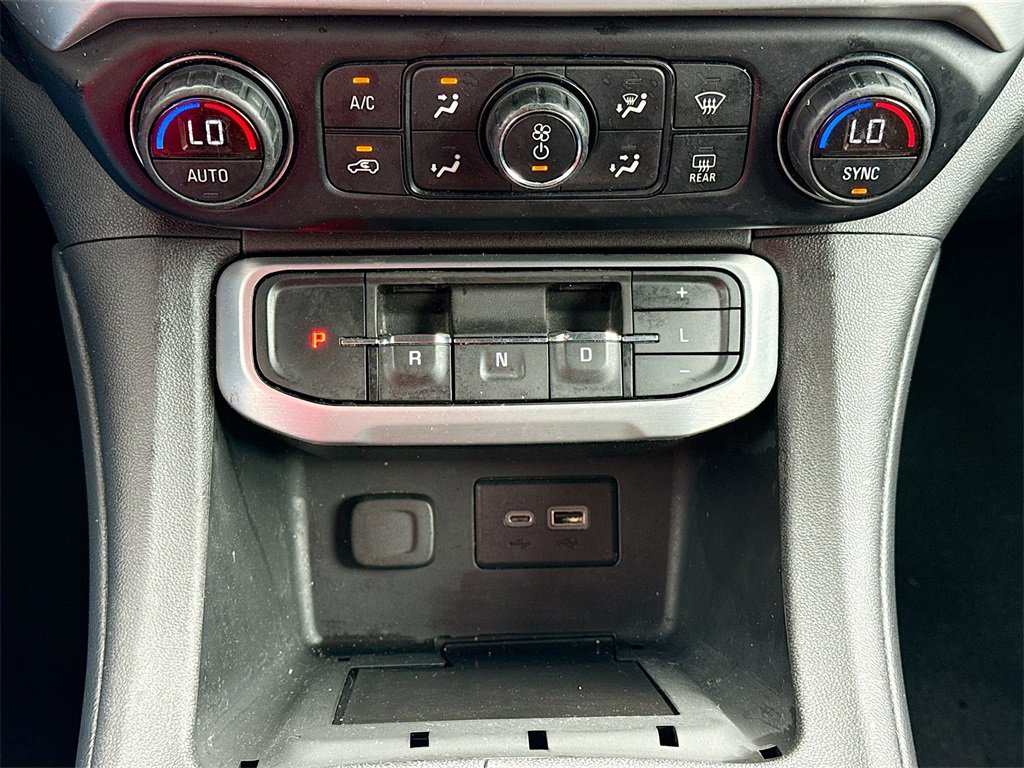 Used 2021 GMC Acadia SLE image 16