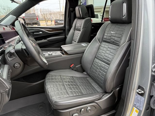 Used 2024 Cadillac Escalade Sport Platinum w/ LPO, ONYX Package image 23