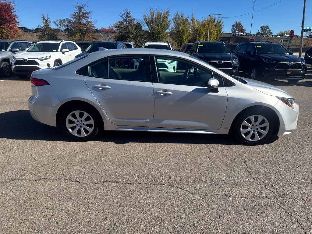 Used 2025 Toyota Corolla LE FWD image 8