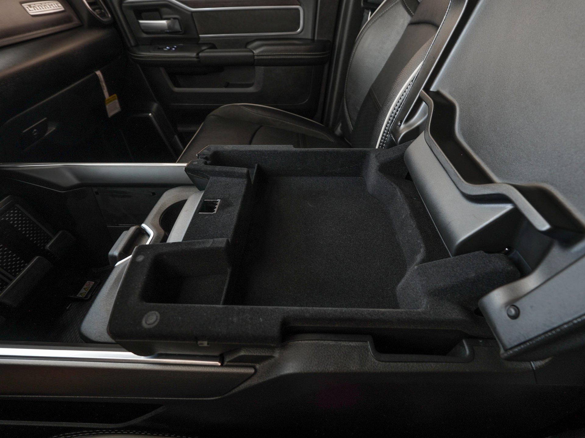 Used 2025 RAM 3500 Laramie w/ Max Tow Package image 27