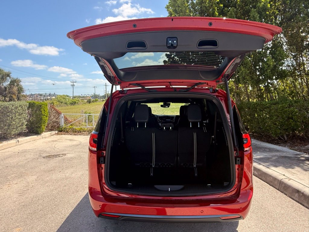New 2026 Chrysler Pacifica Select FWD image 35