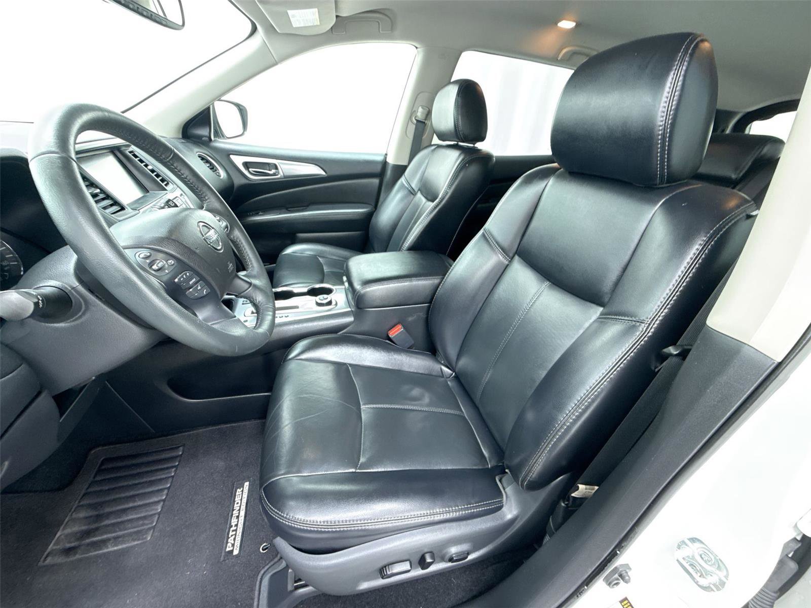 Used 2018 Nissan Pathfinder SL w/ Midnight Edition Package image 10