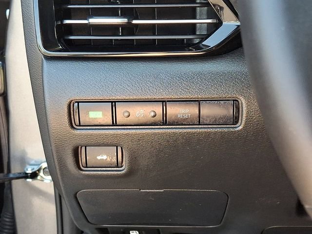 Used 2025 Nissan Sentra SR FWD image 26