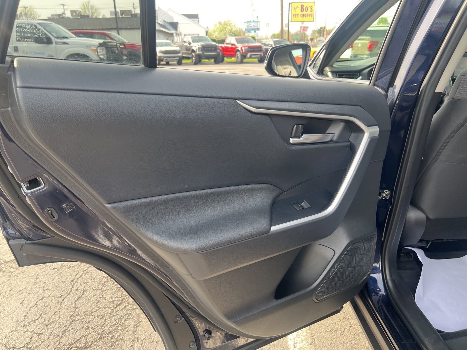 Used 2022 Toyota RAV4 XLE image 43