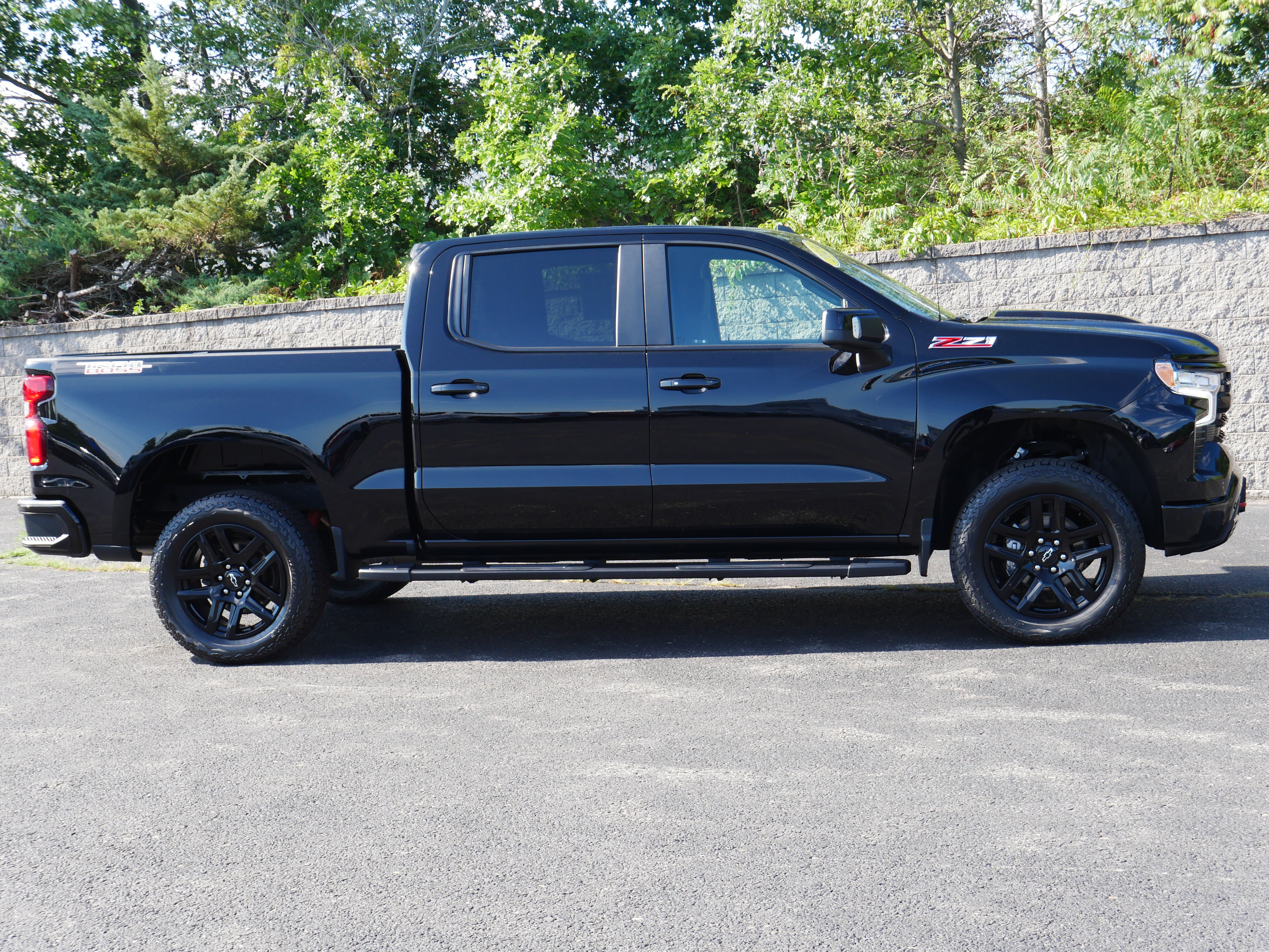 Certified 2024 Chevrolet Silverado 1500 LT Trail Boss w/ Convenience Package II AWD/4WD image 9