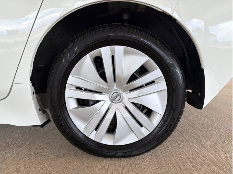 Used 2025 Nissan Leaf S FWD image 27