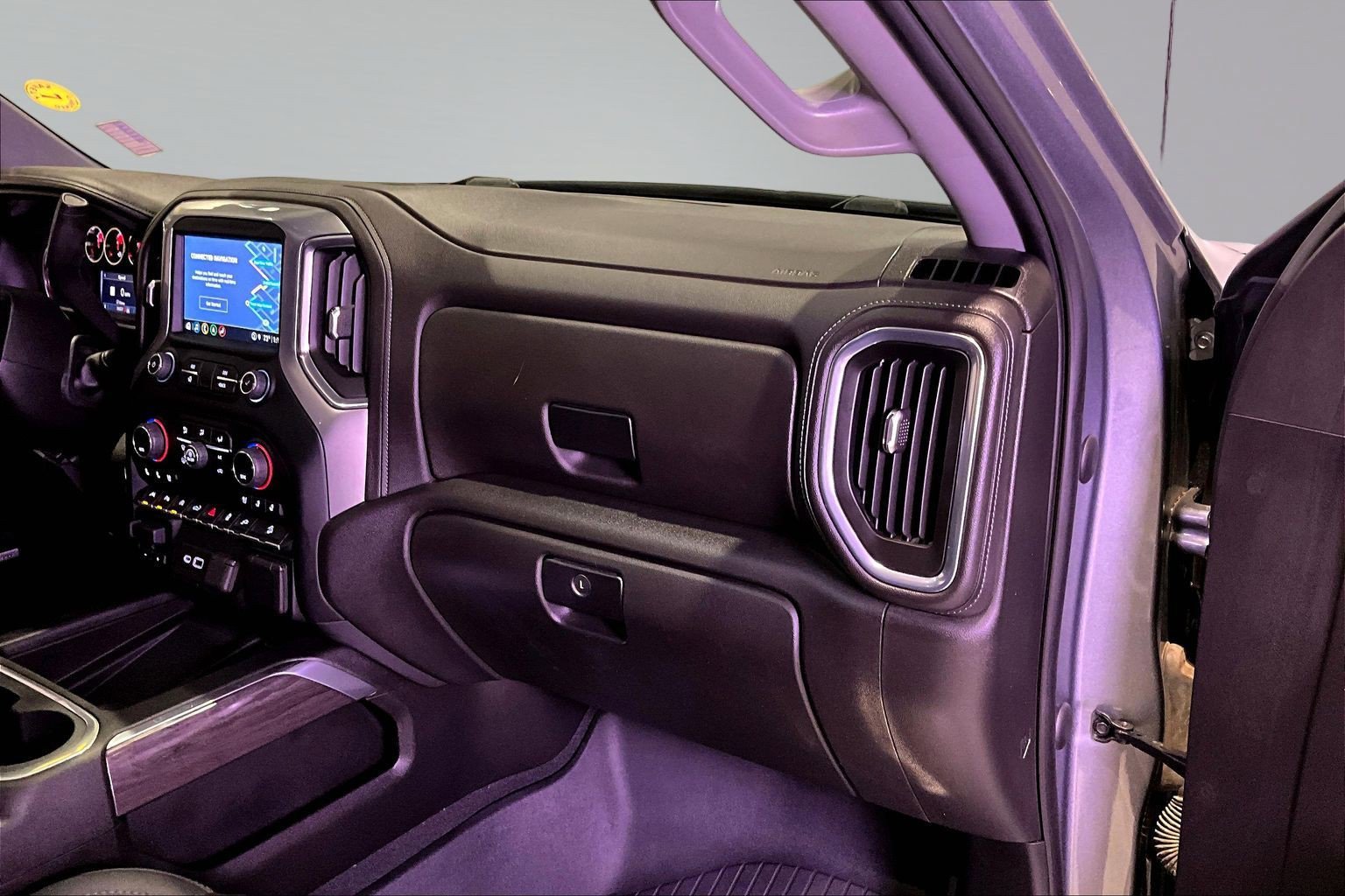 Used 2022 Chevrolet Silverado 1500 LTZ w/ LTZ Premium Package AWD/4WD image 28