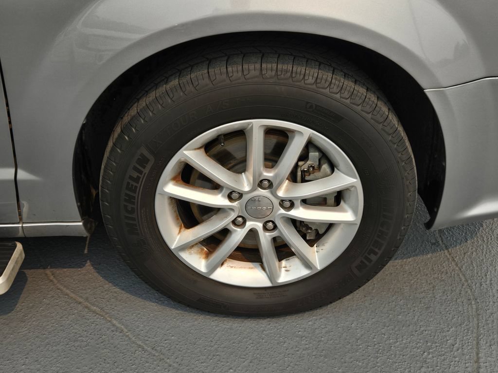 Used 2019 Dodge Grand Caravan SXT FWD image 9