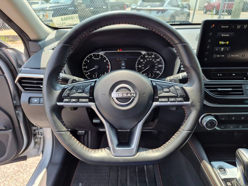 Used 2023 Nissan Altima 2.5 SR w/ SR Premium Package FWD image 15