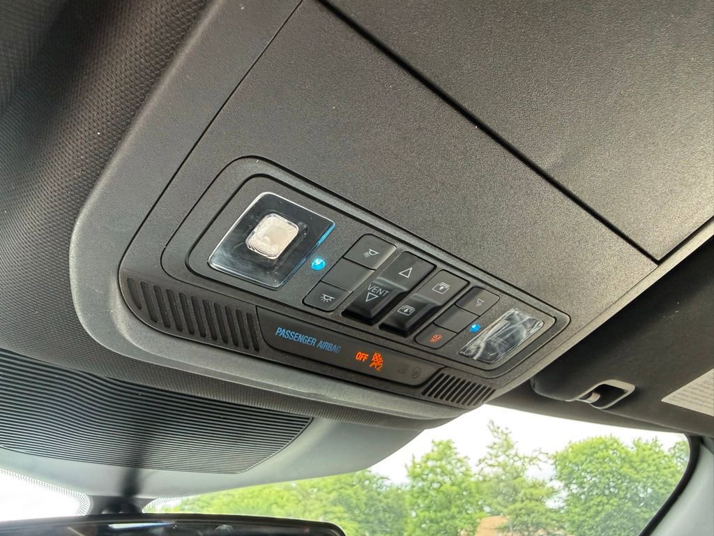 Used 2020 Ford Explorer XLT w/ Equipment Group 202A AWD/4WD image 18