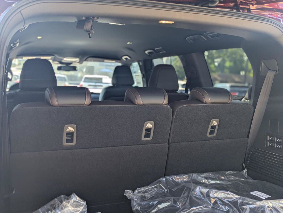 New 2026 Nissan Armada SL w/ Captain's Chari Seat Package AWD/4WD image 26