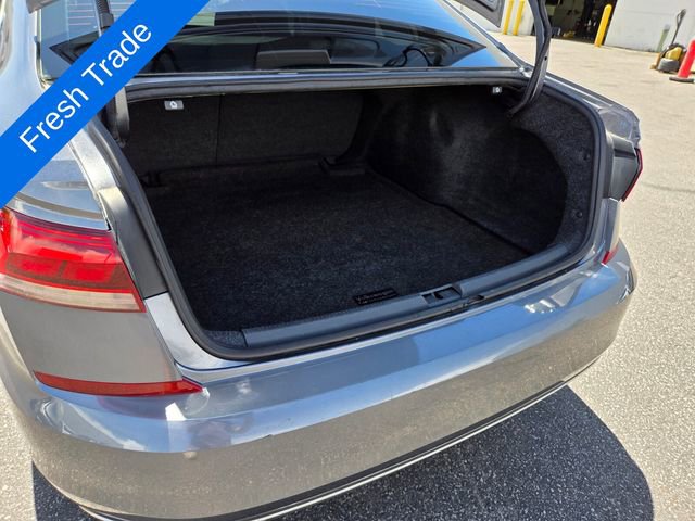 Certified 2020 Volkswagen Passat 2.0T SE w/ Sunroof Package FWD image 15
