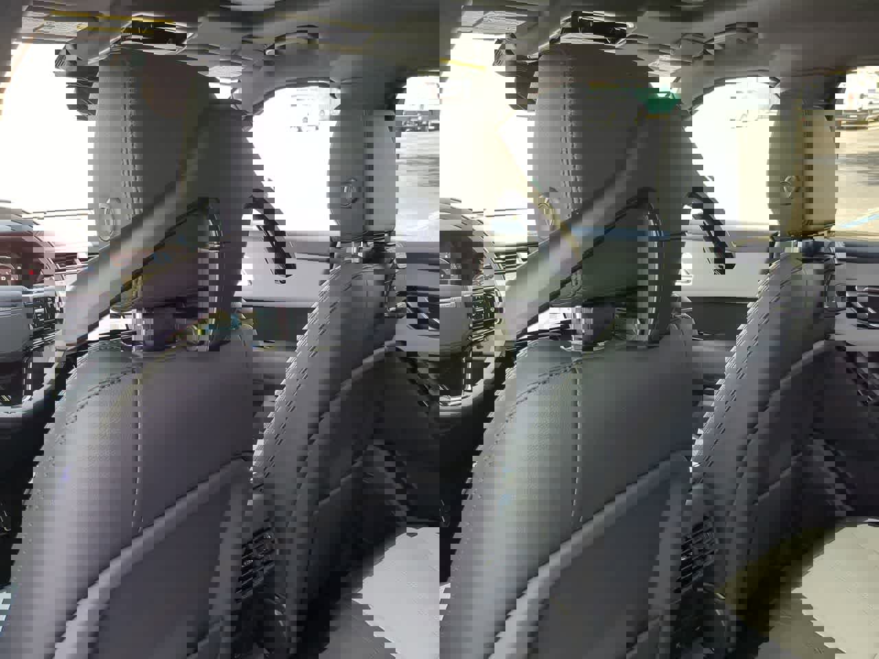 New 2026 Land Rover Range Rover Velar Dynamic SE image 19