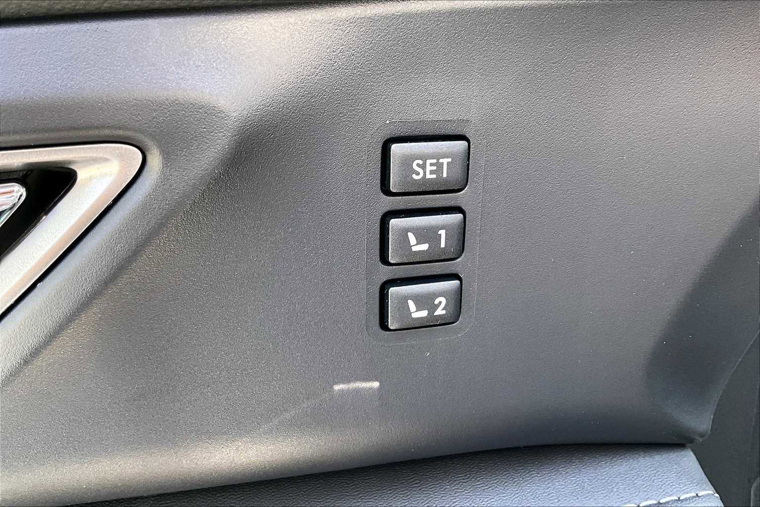 New 2025 Subaru Ascent Limited image 18