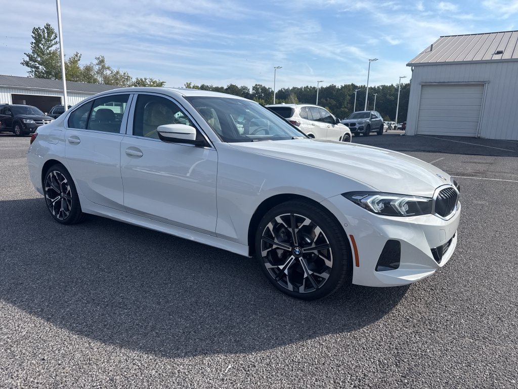 Used 2026 BMW 330i xDrive Sedan w/ Premium Package AWD/4WD image 7