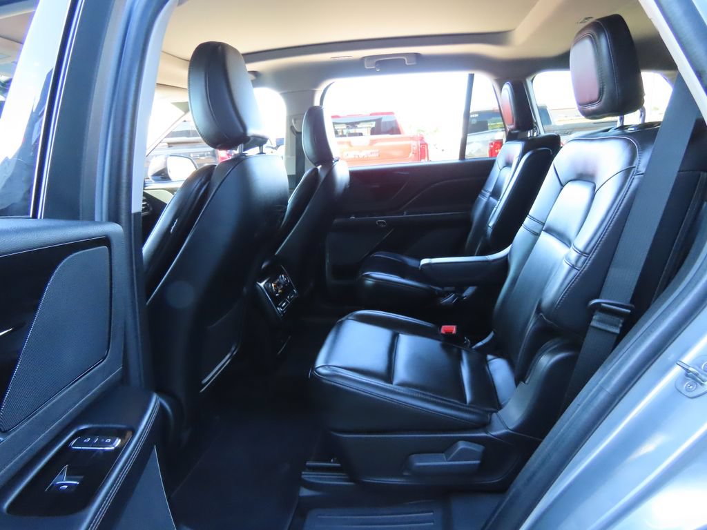 Used 2023 Lincoln Aviator AWD w/ Premium Package image 27