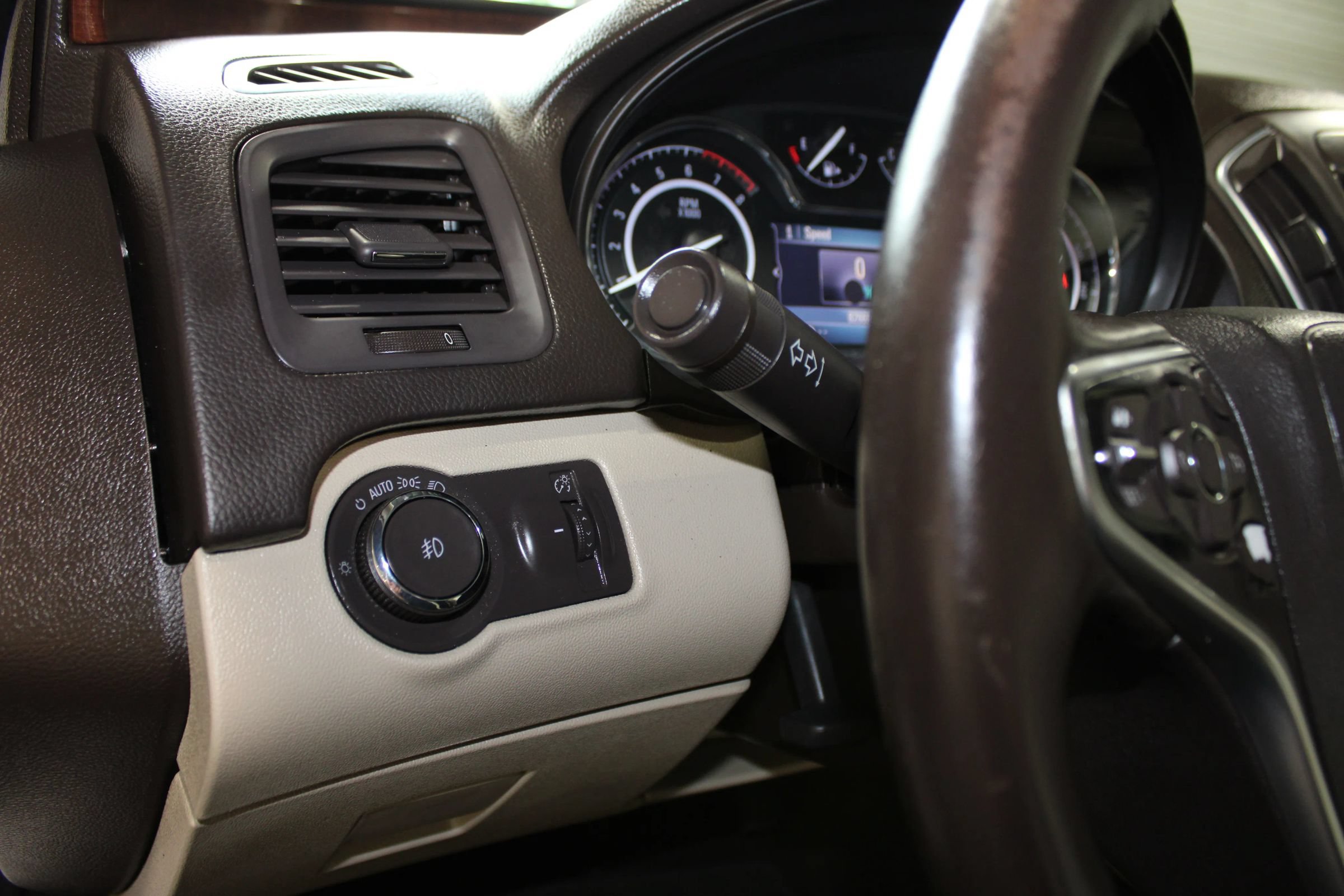 Used 2014 Buick Regal FWD image 18